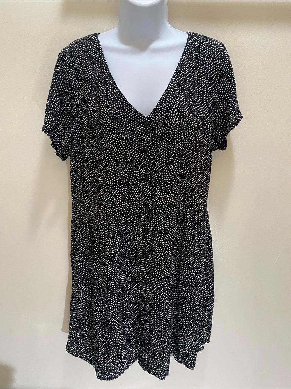Vans Black and White Dot V-Neck Short Sleeve Tunic